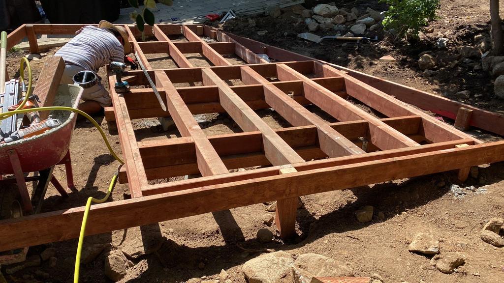 deck builders in Lakewood